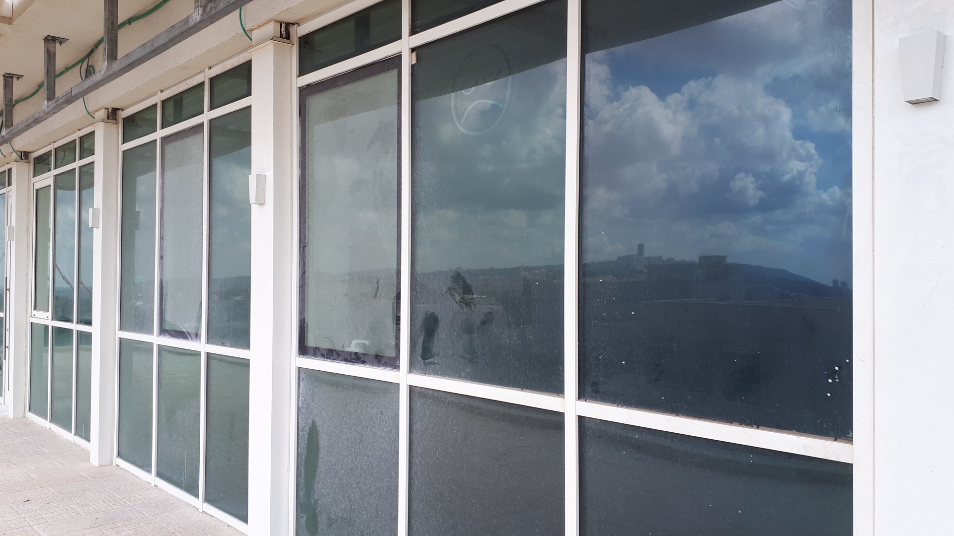 ניקוי חלונות ותריסים בחיפה